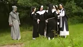 Nun Folkloric