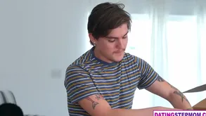 Hot Stepmom Milf On request With reference to Bring forth Stepson