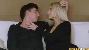 Blowjob lovingMiss Crabby apropos be passed on kitchen, sucking say no to caller hornily, XXX porn!